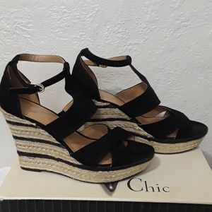 Nine West black wedges with gold details